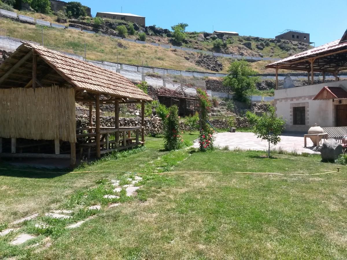 Отели типа «постель и завтрак» B&B Armenia Hatsekats Oshakan-16