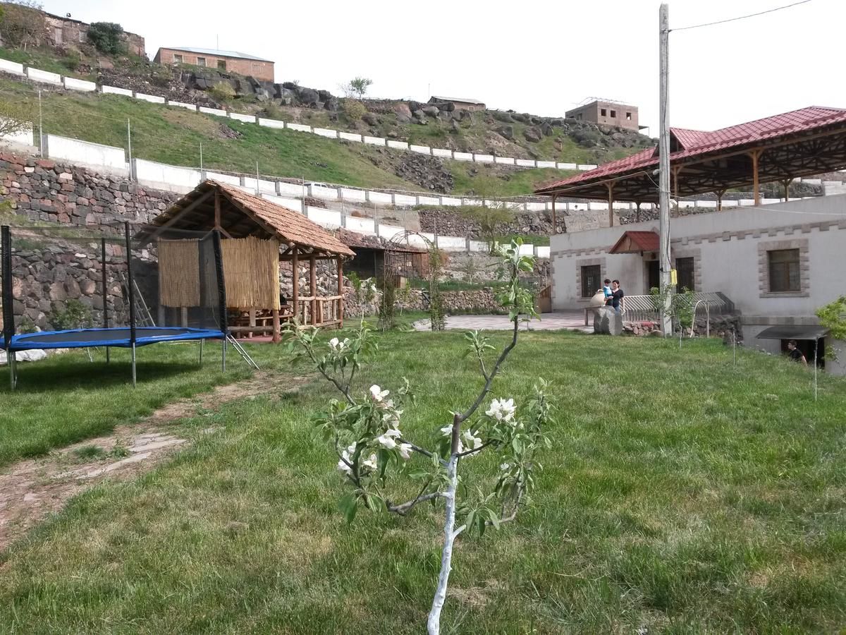 Отели типа «постель и завтрак» B&B Armenia Hatsekats Oshakan-21
